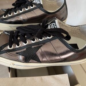 Golden Goose V-Star